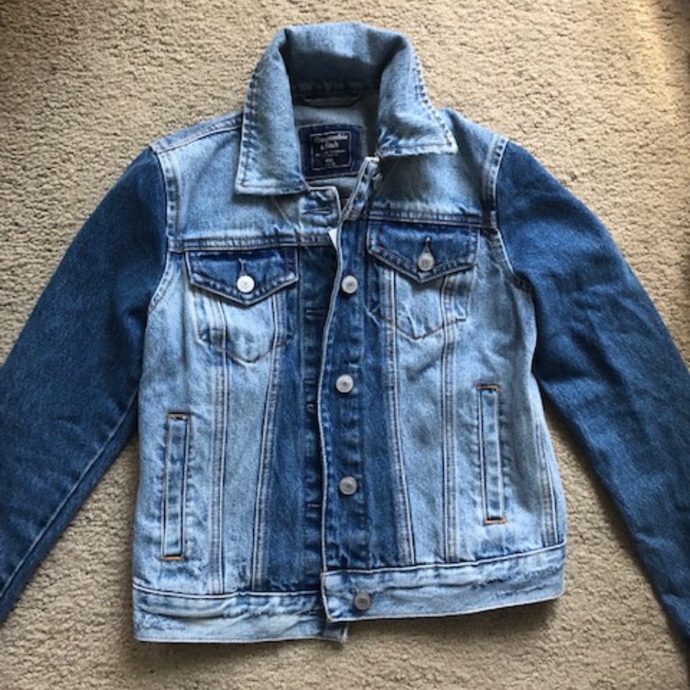 Unique Jean Jacket! - Picture 2 of 4